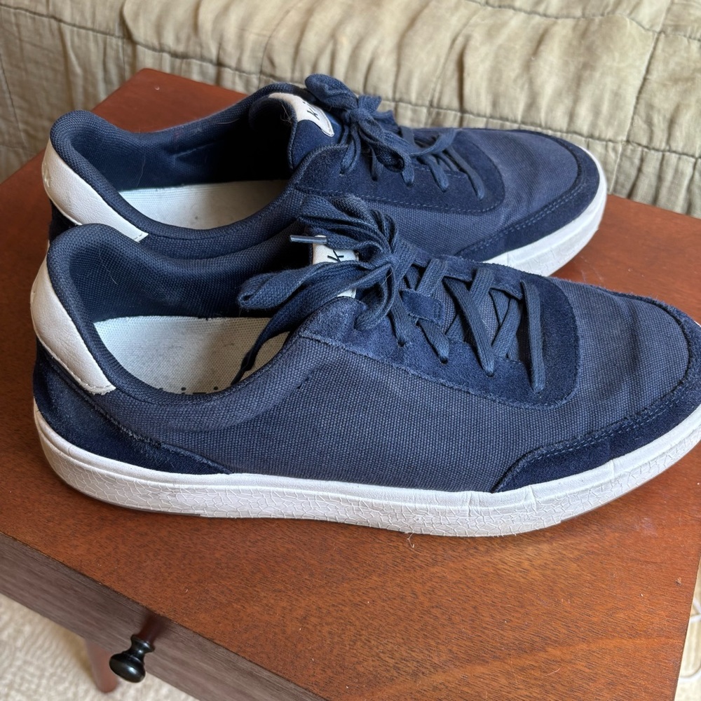 Men's Navy and White Kizik Sneakers